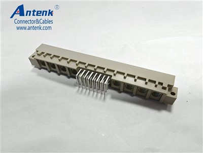 DIN41612 Ceanglóir breiseán ingearach 24 post